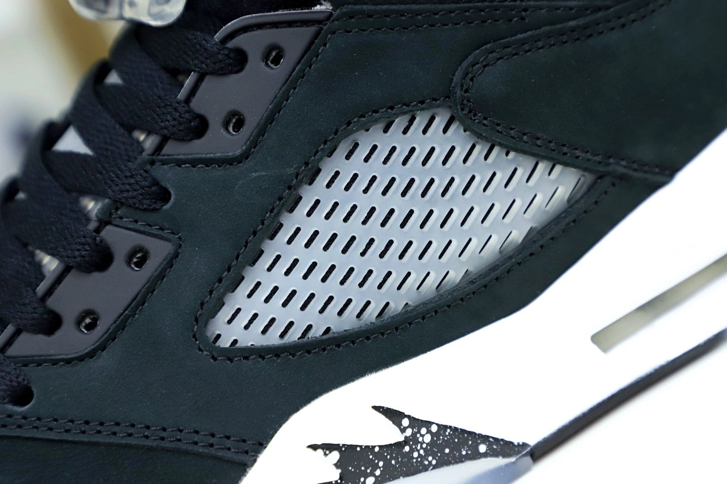 5 JORDAN 2021 RETRO AIR 'OREO' 0211